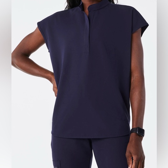 Figs Rafaela Oversized Scrub Top - Picture 2 of 2